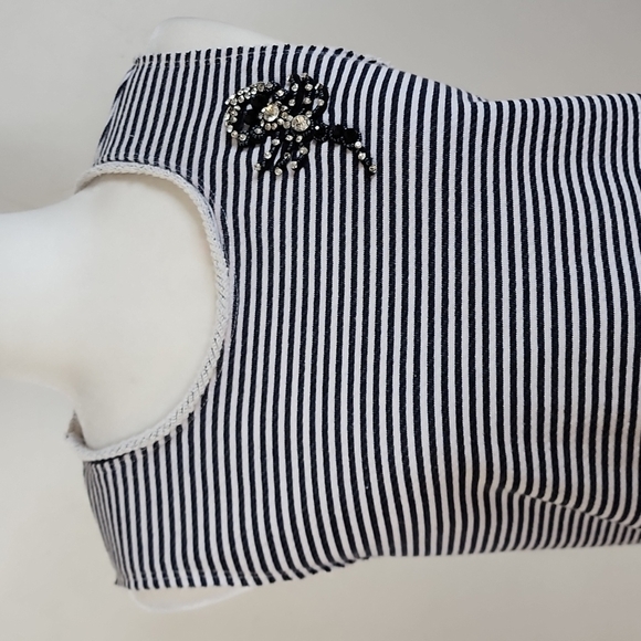 Le Superbe Drake Black and White Striped Jeweled Top‎ Size Medium - Picture 4 of 12